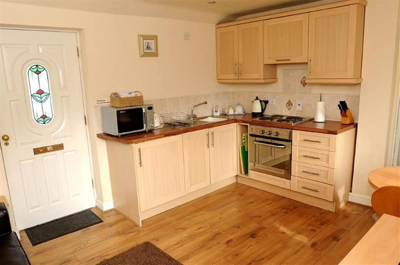 Little Rushbrook Cottages Tanworth Room photo